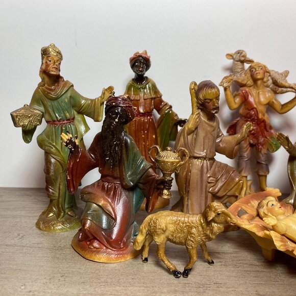 Vintage Plastic Nativity Scene Figures – Mid-Century Christmas Manger Decor - Picture 8 of 9